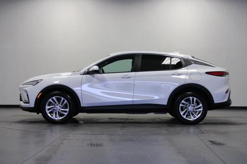 Summit White 2025 Buick Envista Preferred FWD
