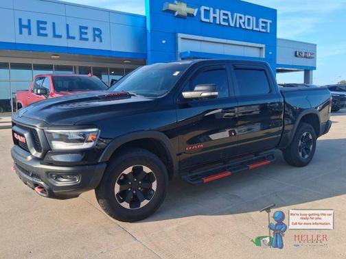 Diamond Black Crystal Pearlcoat 2019 RAM 1500 Rebel