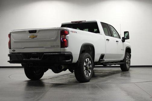 Summit White 2022 Chevrolet Silverado 2500 Custom