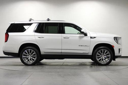 White Frost Tricoat 2022 GMC Yukon Denali