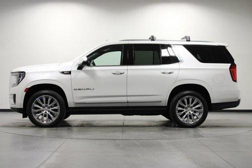 White Frost Tricoat 2022 GMC Yukon Denali