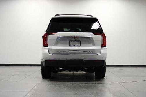 White Frost Tricoat 2022 GMC Yukon Denali