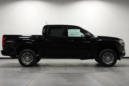 Black 2026 Chevrolet Colorado LT
