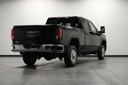 Onyx Black 2026 GMC Sierra 2500 Pro