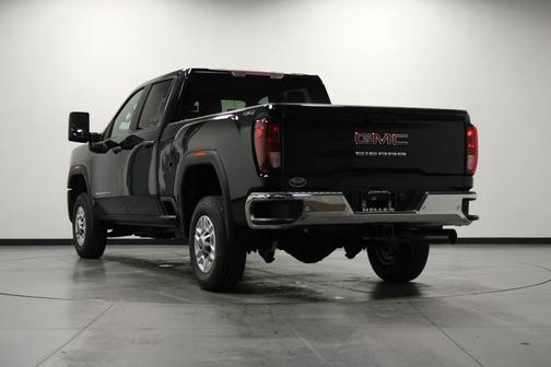 Onyx Black 2026 GMC Sierra 2500 Pro