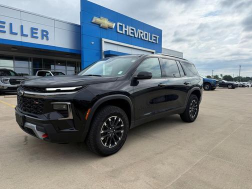 Mosaic Black Metallic 2024 Chevrolet Traverse AWD Z71