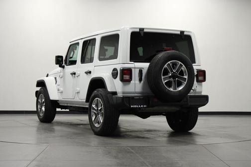 Bright White Clearcoat 2023 Jeep Wrangler 4-Door Sahara