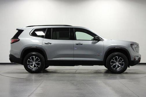 2025 GMC Acadia AWD AT4