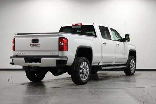 White Frost Tricoat 2018 GMC Sierra 2500 Denali