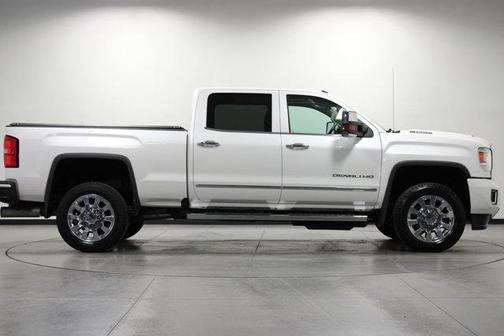 White Frost Tricoat 2018 GMC Sierra 2500 Denali