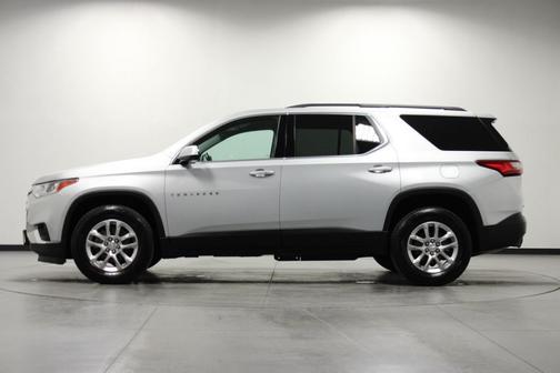 Silver Ice Metallic 2020 Chevrolet Traverse LT Cloth