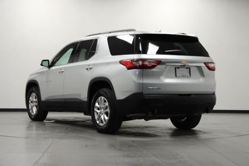 Silver Ice Metallic 2020 Chevrolet Traverse LT Cloth