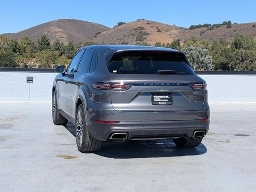 2020 Porsche Cayenne Base (Tiptronic)