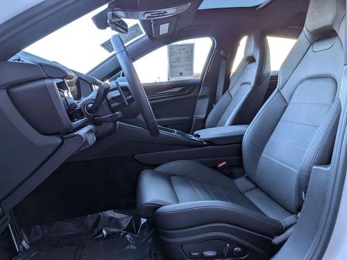 2025 Porsche Panamera 