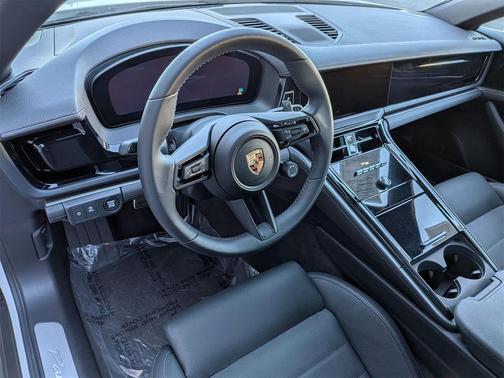 2025 Porsche Panamera 