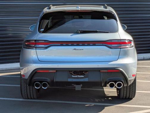 Dolomite Silver Metallic 2026 Porsche Macan Macan
