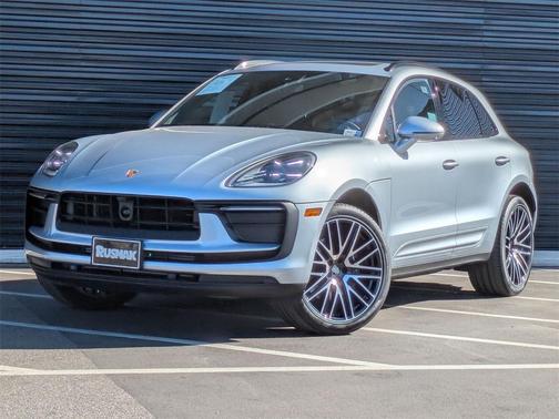 2026 Porsche Macan 