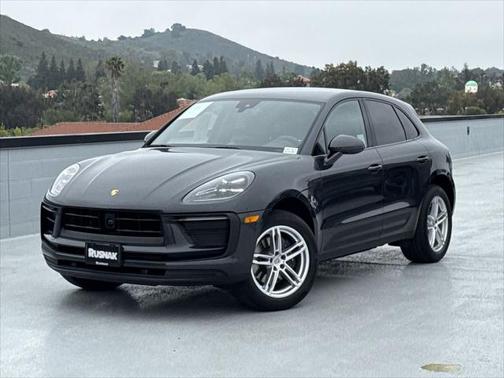 2025 Porsche Macan Base