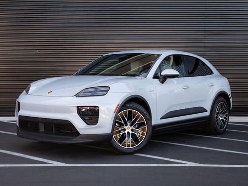 Ice Gray Metallic 2025 Porsche Macan Macan Electric
