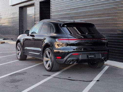 2026 Porsche Macan 