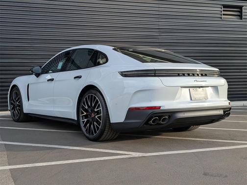 2026 Porsche Panamera 