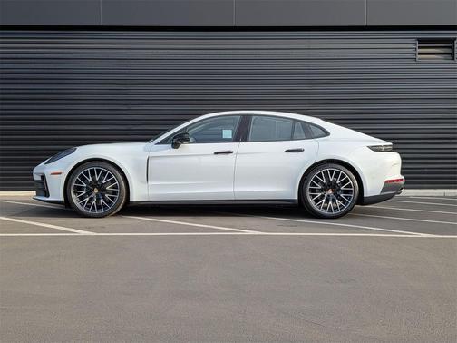 2026 Porsche Panamera 