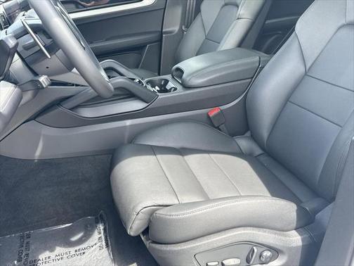 2025 Porsche Cayenne Base