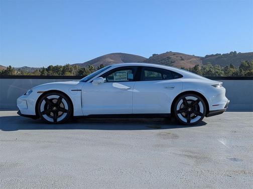 2025 Porsche Taycan 4