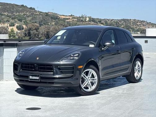 2025 Porsche Macan Base