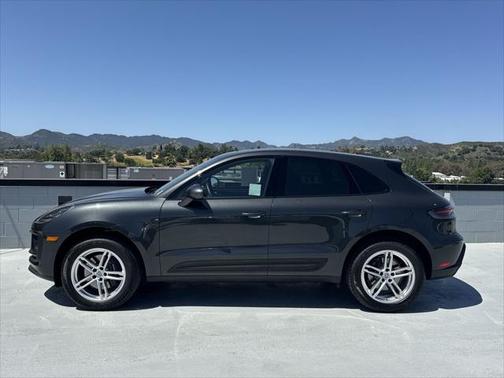 2025 Porsche Macan Base