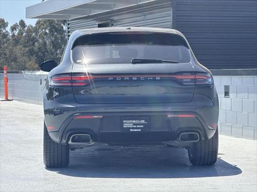 2025 Porsche Macan Base