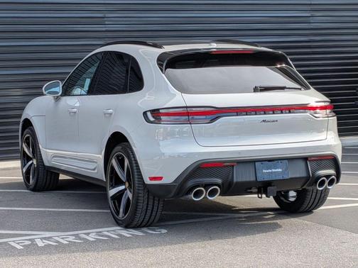 2026 Porsche Macan Base