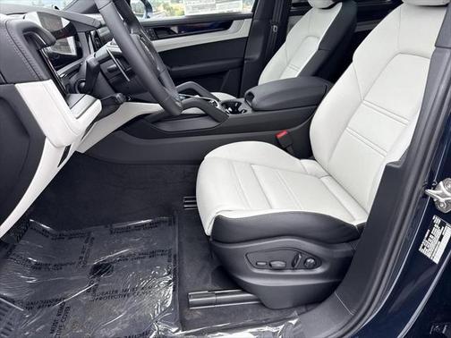 2025 Porsche Cayenne Base