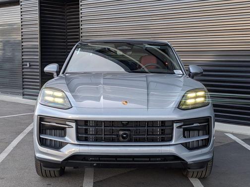 Dolomite Silver Metallic 2026 Porsche Cayenne Cayenne