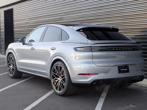 Dolomite Silver Metallic 2026 Porsche Cayenne Cayenne