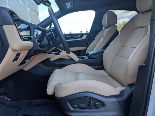 2025 Porsche Cayenne 