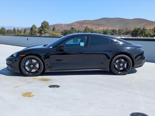2025 Porsche Cayenne Base