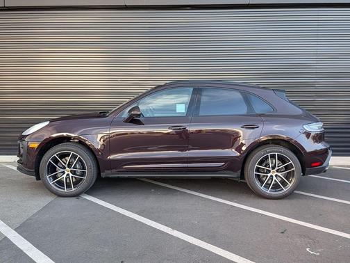 Copper Ruby Metallic 2026 Porsche Macan Macan