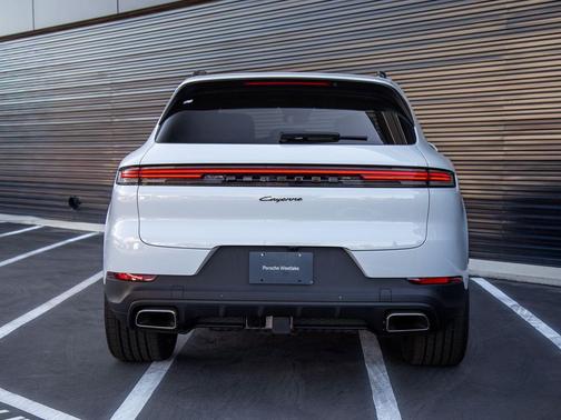 Carrara White Metallic 2026 Porsche Cayenne Cayenne
