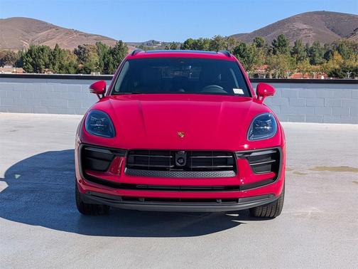 2026 Porsche Macan 