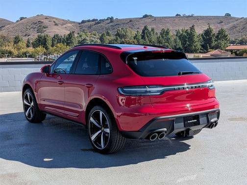 2026 Porsche Macan 
