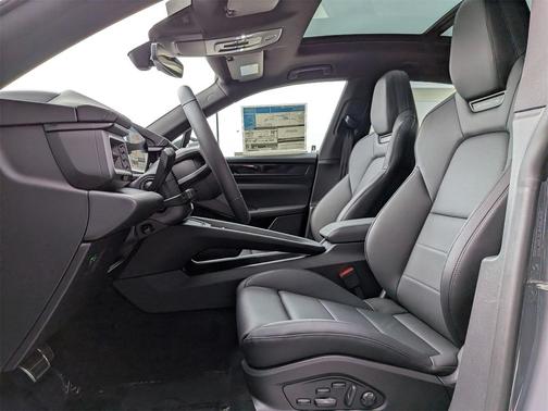 2025 Porsche Macan 4S