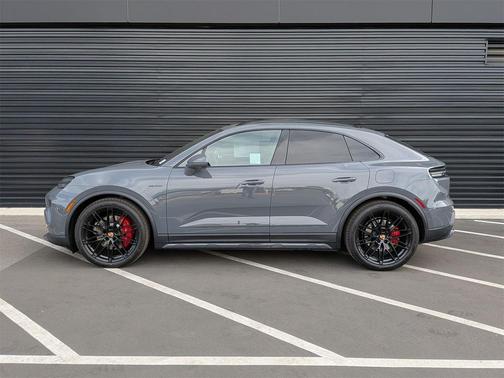 2025 Porsche Macan 4S