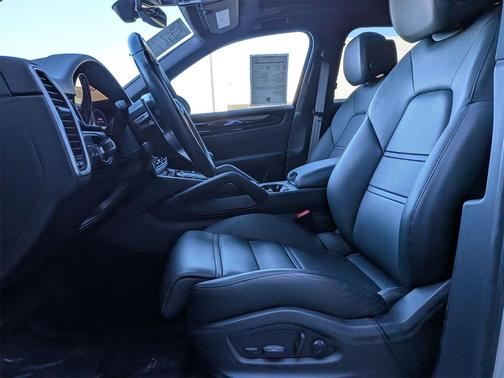 2023 Porsche Cayenne Cayenne E-Hybrid Platinum Edition