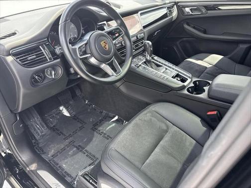 2021 Porsche Macan Base