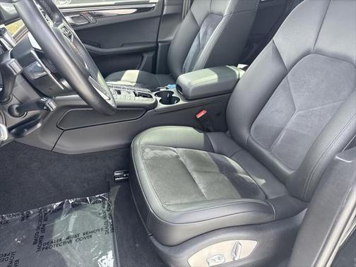 2021 Porsche Macan Base