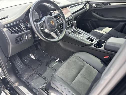 2021 Porsche Macan Base