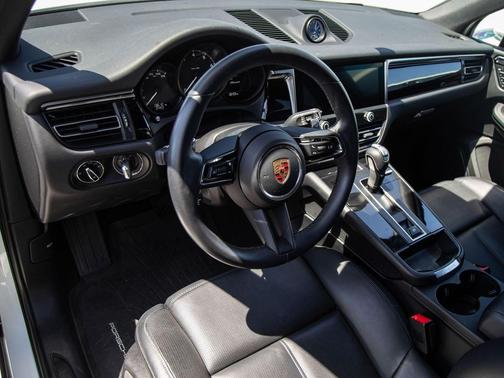 2023 Porsche Macan Macan