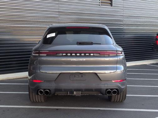 Quartzite Grey Metallic 2025 Porsche Cayenne S