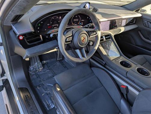 2024 Porsche Taycan GTS